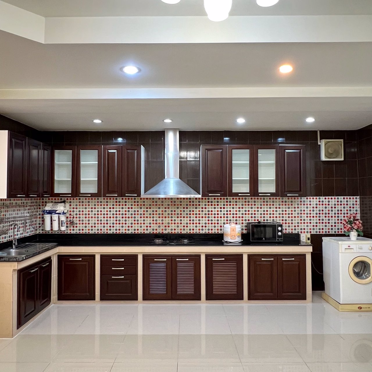 ขายบ้านทาวน์เฮาส์-2-ชั้น-25-ตรว-ซอยเสนานิคม-ทำเลดี-พร้อมเข้าอยู่-2-ห้องนอน-2-ห้องน้ำ