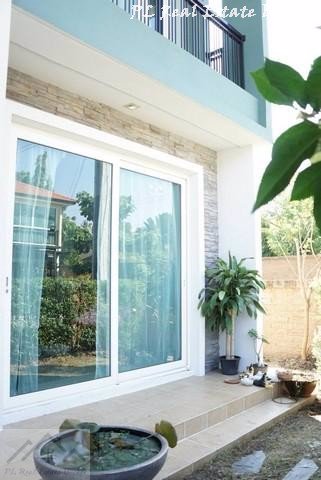 ขายบ้านแฝดสไตล์บ้านเดี่ยว-2-ชั้นหลังมุม-หมู่บ้านโกลเด้น-นีโอ-อ่อนนุช65-ใกล้airport-link-ทับช้าง