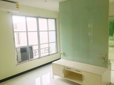 ให้เช่าทาวน์โฮมบ้านกลางเมือง-ลาดพร้าว-โยธินพัฒนา-ใกล้เซ็นทรัลอีสต์วิลล์