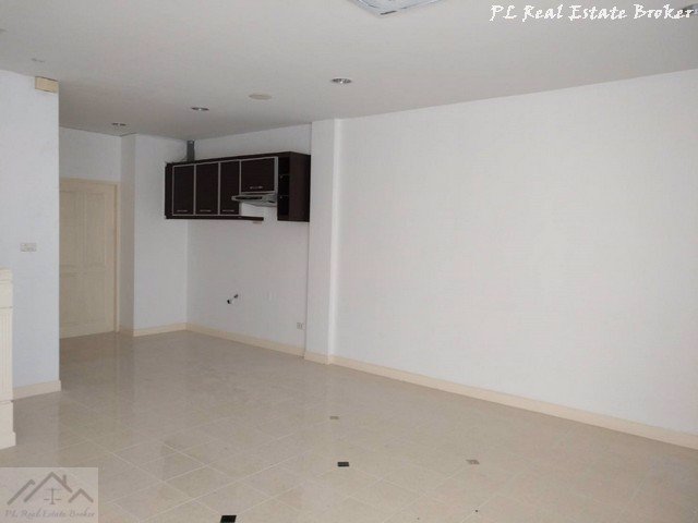 ขายและให้เช่าทาวน์โฮมส์-3-ชั้น-รีโนเวทใหม่-บ้านกลางเมืองสวิสทาวน์-เกษตร-นวมินทร์