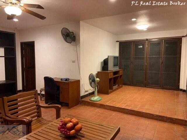 ขายบ้านเดี่ยว-2-หลัง-บนเนื้อที่-94-ตรว-ซอยรามคำแหง182-ปากซอยเป็นรถไฟฟ้าสายสีส้ม