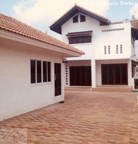 ขายบ้านเดี่ยว-2-หลัง-บนเนื้อที่-94-ตรว-ซอยรามคำแหง182-ปากซอยเป็นรถไฟฟ้าสายสีส้ม