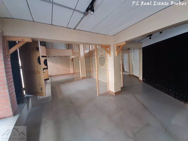 ให้เช่าอาคารพาณิชย์-3ชั้นครึ่ง-ติดถนนย่านสุขุมวิท-ใกล้btsทองหล่อ-เหมาะทำโชว์สินค้า-คลีนิค-โฮสเทล