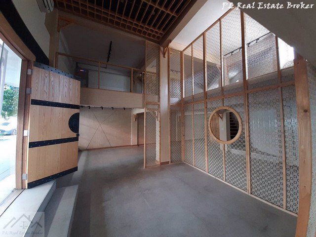 ให้เช่าอาคารพาณิชย์-3ชั้นครึ่ง-ติดถนนย่านสุขุมวิท-ใกล้btsทองหล่อ-เหมาะทำโชว์สินค้า-คลีนิค-โฮสเทล