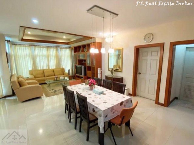 ให้เช่าบ้านเดี่ยว-2-ชั้น-หมู่บ้านปริญสิริ-นวลจันทร์-บ้านสวยน่าอยู่-มีเฟอร์นิเจอร์