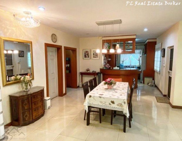 ให้เช่าบ้านเดี่ยว-2-ชั้น-หมู่บ้านปริญสิริ-นวลจันทร์-บ้านสวยน่าอยู่-มีเฟอร์นิเจอร์