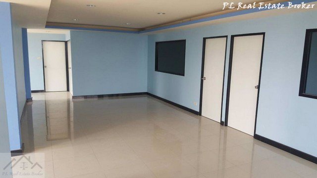 ให้เช่าอาคารสำนักงาน-4-ชั้น-440-ตรม-วิภาวดี33-ที่จอดรถหลายคัน-ใกล้สนามบินดอนเมือง