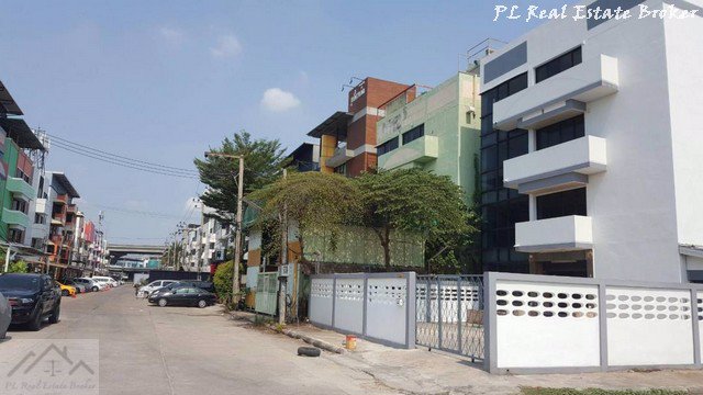 ให้เช่าอาคารสำนักงาน-4-ชั้น-440-ตรม-วิภาวดี33-ที่จอดรถหลายคัน-ใกล้สนามบินดอนเมือง