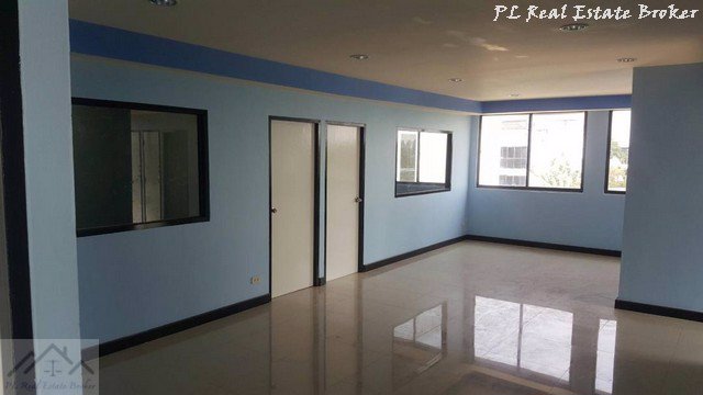 ให้เช่าอาคารสำนักงาน-4-ชั้น-440-ตรม-วิภาวดี33-ที่จอดรถหลายคัน-ใกล้สนามบินดอนเมือง