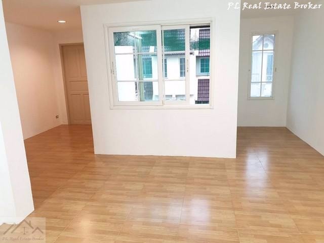 ให้เช่าทาวน์โฮม-4-ชั้น-4-ห้องนอน-บุษราคัมเพลส-วิภาวดีรังสิต-20-ลาดพร้าว-18-ใกล้-mrt-ลาดพร้าว