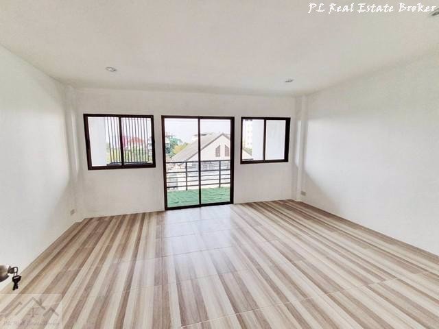 ขายทาวน์โฮม-3-ชั้น-รีโนเวทใหม่-อ่อนนุช-46-ซอยสุภาพงศ์1-ใกล้ซีคอนสแควร์