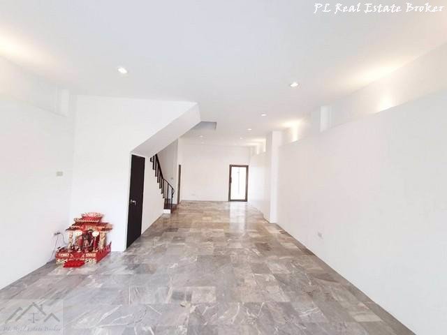 ขายทาวน์โฮม-3-ชั้น-รีโนเวทใหม่-อ่อนนุช-46-ซอยสุภาพงศ์1-ใกล้ซีคอนสแควร์