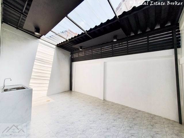 ขายทาวน์โฮม-3-ชั้น-รีโนเวทใหม่-อ่อนนุช-46-ซอยสุภาพงศ์1-ใกล้ซีคอนสแควร์