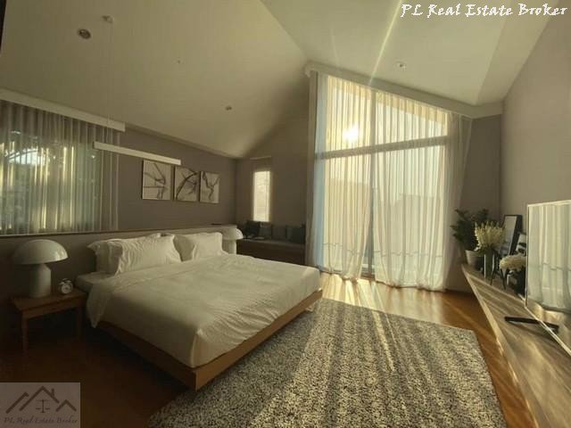 ให้เช่าบ้านเดี่ยว-2-ชั้น-5-นอน-ถนนพระราม9-ใกล้ห้าง-the-nine-เฟอร์นิเจอร์ครบ-พร้อมเข้าอยู่