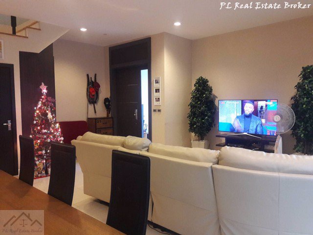 ให้เช่าบ้านแฝดหรู-3-ชั้น-luxury-modern-design-5-นอน-รัชดา36-ตกแต่งสวย-เพดานสูง-ทำเลดี