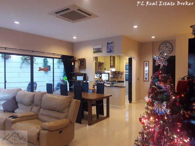 ให้เช่าบ้านแฝดหรู-3-ชั้น-luxury-modern-design-5-นอน-รัชดา36-ตกแต่งสวย-เพดานสูง-ทำเลดี