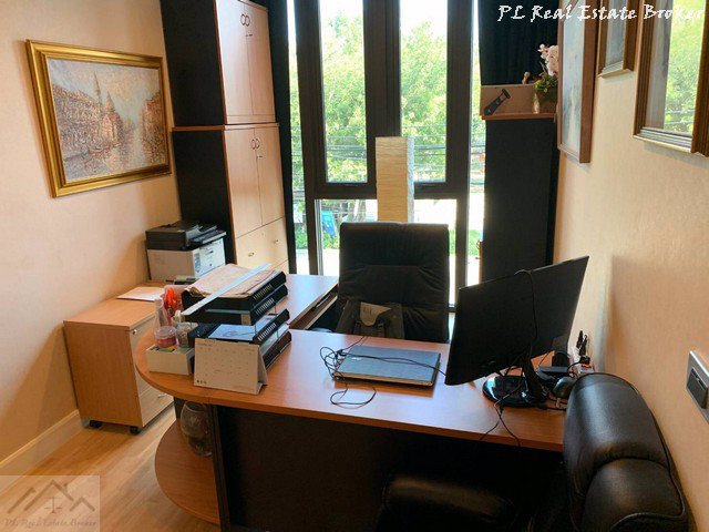 ให้เช่าบ้านแฝดหรู-3-ชั้น-luxury-modern-design-5-นอน-รัชดา36-ตกแต่งสวย-เพดานสูง-ทำเลดี