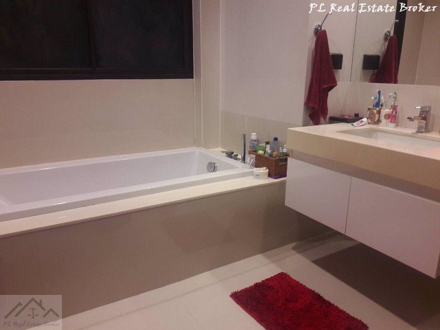 ให้เช่าบ้านแฝดหรู-3-ชั้น-luxury-modern-design-5-นอน-รัชดา36-ตกแต่งสวย-เพดานสูง-ทำเลดี