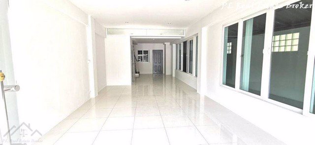 ขายอาคารพาณิชย์-5-ชั้นหลังมุม-รามคำแหง-174-มีพื้นที่โกดังเก็บของข้างบ้าน-ใกล้ถนนใหญ่