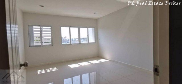 ขายอาคารพาณิชย์-5-ชั้นหลังมุม-รามคำแหง-174-มีพื้นที่โกดังเก็บของข้างบ้าน-ใกล้ถนนใหญ่