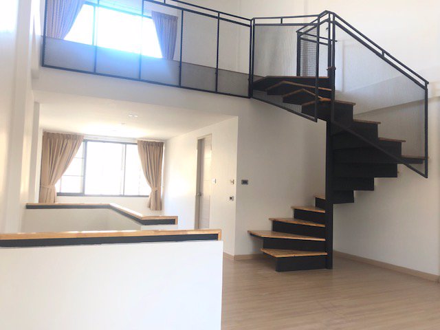 ให้เช่าบ้านใหม่ทาวโฮม-35-ชั้น-หน้ากว้าง5เมตร-โครงการหรู-พร้อมเฟอร์บิ้วท์แอร์ครบ-แจ้งวัฒนะ-เมืองทอง