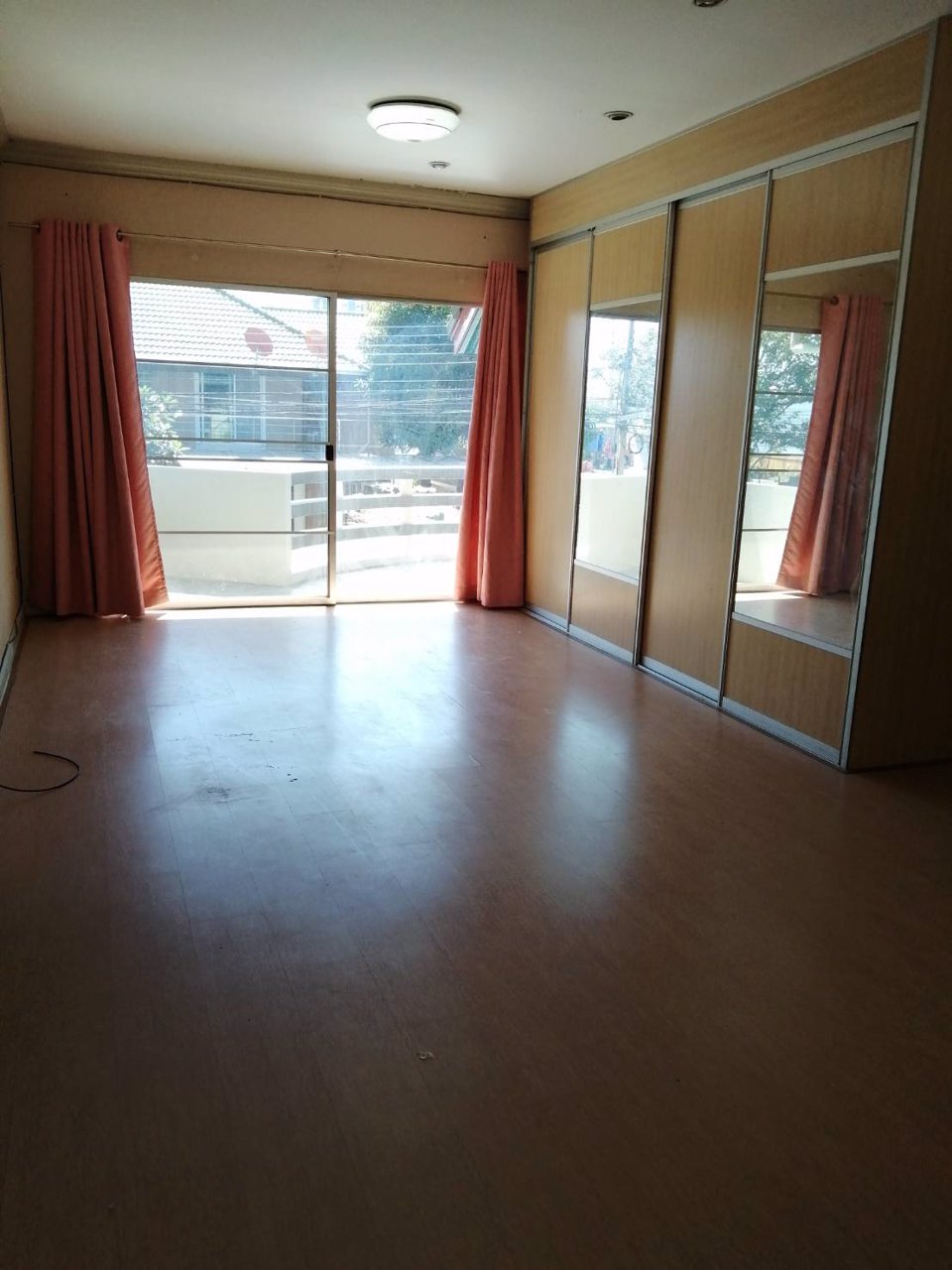 ขายบ้าน-4-ห้องนอน-ใน-ตลาดขวัญ-เมืองนนทบุรี-ใกล้-mrt-แยกติวานนท์