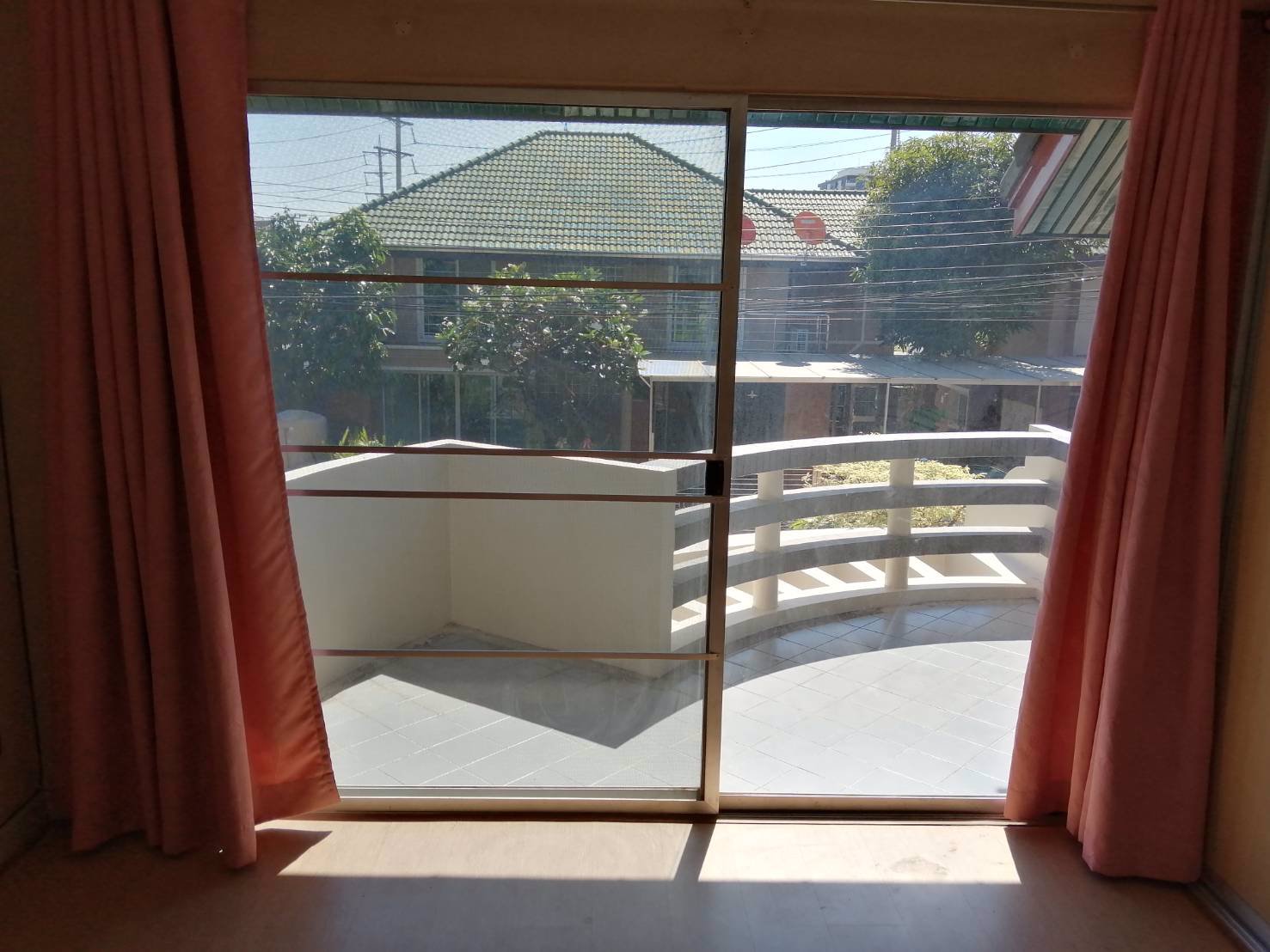 ขายบ้าน-4-ห้องนอน-ใน-ตลาดขวัญ-เมืองนนทบุรี-ใกล้-mrt-แยกติวานนท์