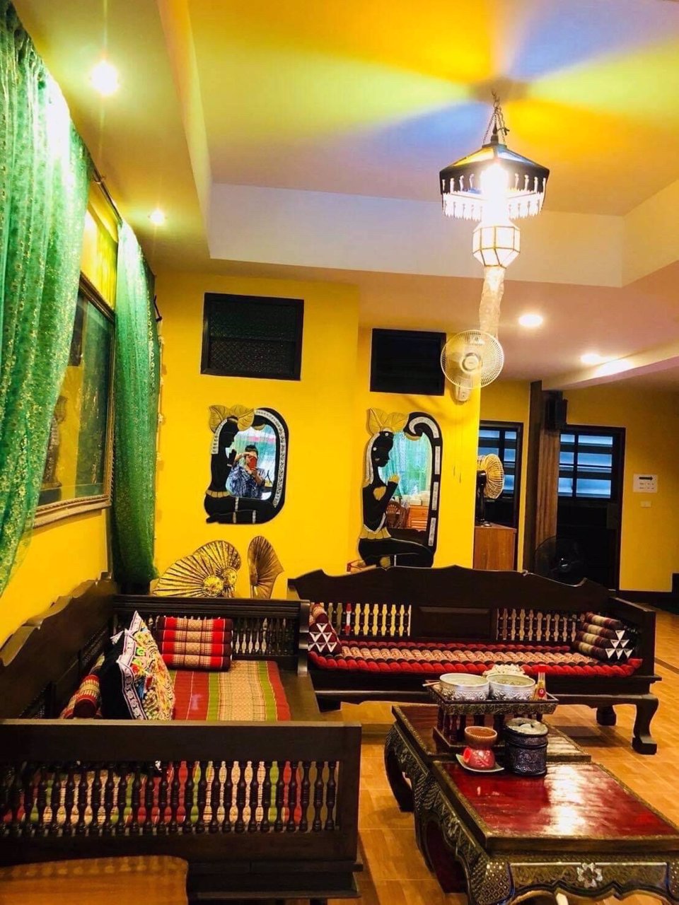 อาคาร3ชั้น-4คูหา-อาคาร2ชั้นยังสร้างไม่เสร็จ