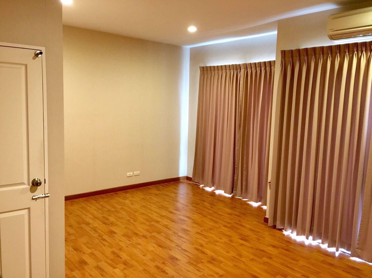 ขายด่วน-ราคาถูก-บ้านกลางเมือง-s-sense-อ่อนนุช-วงแหวน-ถลาดกระบัง-แขวงลาดกระบัง-เขตลาดกระบัง-กทม