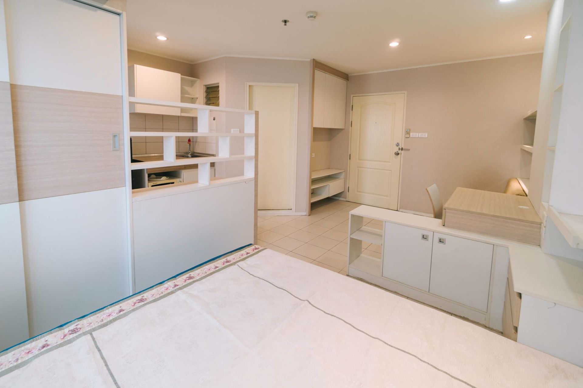 ด่วน-ขาย-ลุมพินี-คอนโดทาวน์-รามอินทรา-นวมินทร์-วิวสวยโล่งโปร่ง-ห้องใหม่-ตกแต่งบิ้วอิน-วอลเปเปอร์-พ