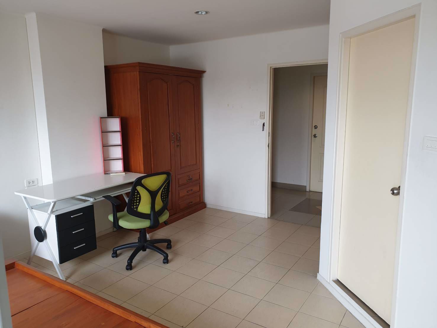 ด่วน-ขาย-ลุมพินี-คอนโดทาวน์-นวมินทร์-รามอินทรา-ราคาต่ำกว่าตลาด-225-ตรม-ชั้น-5