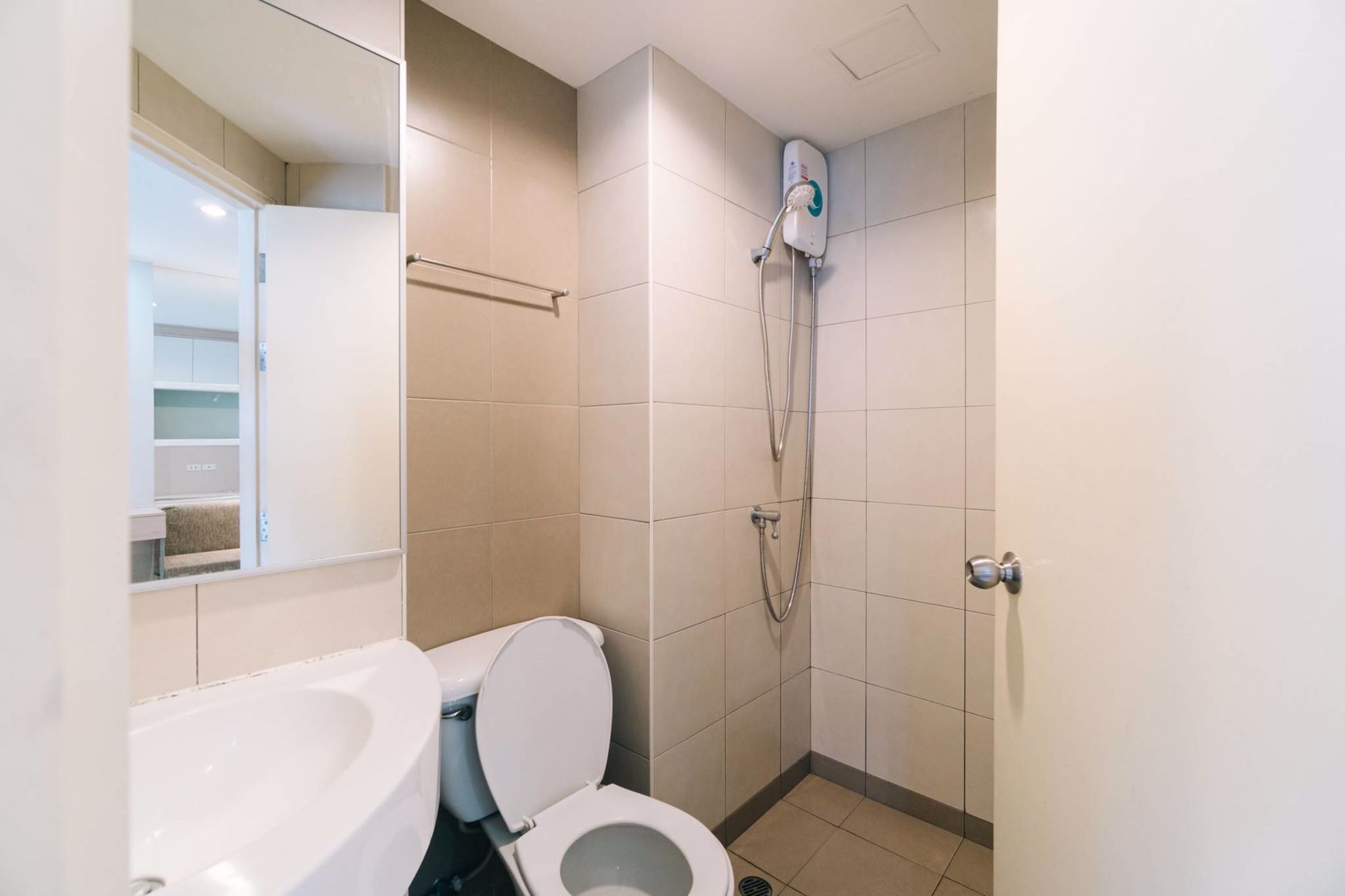 ด่วน-ปล่อยเช่าลุมพินี-คอนโดทาวน์-นวมินทร์-รามอินทรา-วิวสวยโล่งโปร่ง-ห้องใหม่-สตูดิโอ-ตกแต่งบิ้วอิน