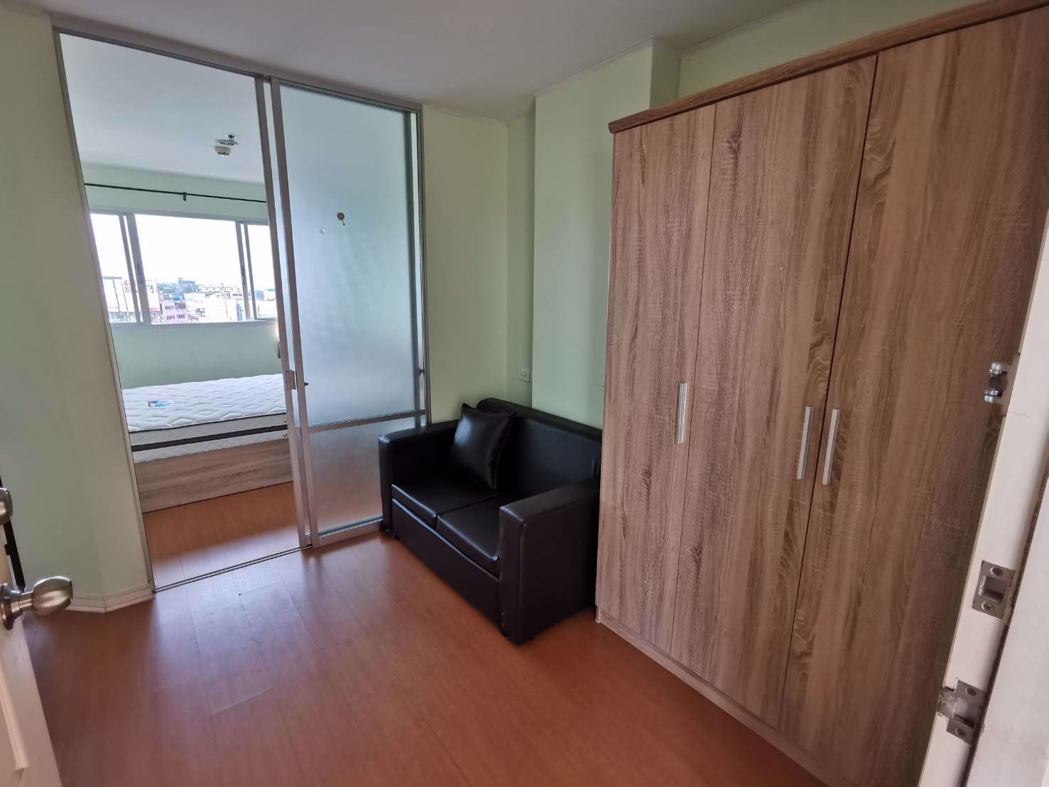 ด่วนขายถูกมาก-คอนโด-lpn-รามอินทรา-กม-8-ขนาด-25-ตรม-ห้องมุม-หน้าห้องไม่ตรงห้องตรงข้าม-ทาสีใหม่-เฟ