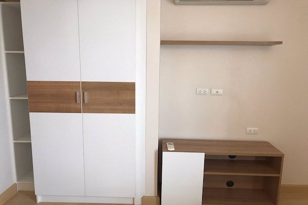 ให้เช่าด่วน-คอนโด-เอ็มเมอรัล-เรสซิเดนท์-รัชดา-ใกล้-mrt-ห้วยขวาง-ห้วยสวย-พร้อมอยู่-for-rent