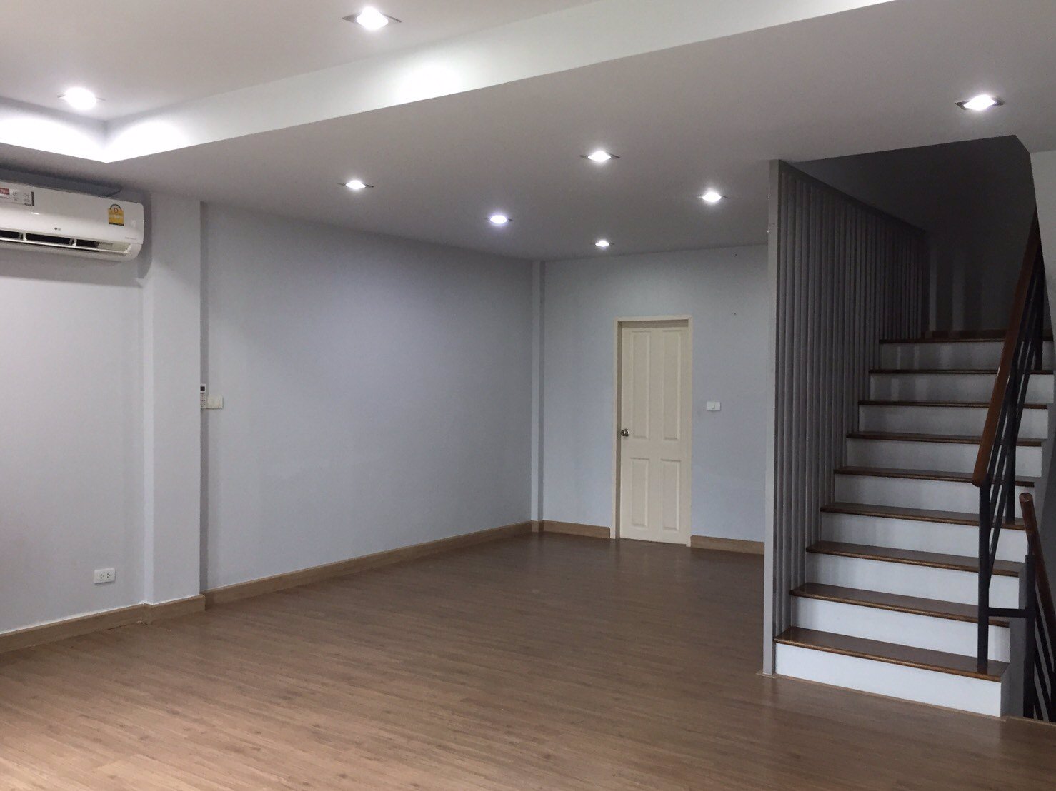 ให้เช่า-ทาวน์โฮม-4-ชั้น-โครงการ-โมทาวน์-บริโอ้-แจ้งวัฒนะ-ประชาชื่น-คลองประปา-motown-brio-chaeng-watt