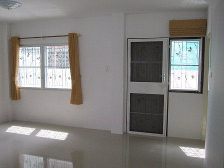 ให้เช่า-ทาวน์เฮ้าส์-หมู่บ้านเด่นชัย-ซอยมังกร-หลังมุม-พร้อมเข้าอยู่