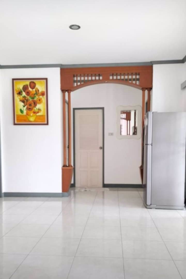 ให้เช่าบ้านเดี่ยวพร้อมเฟอร์นิเจอร์บรรยากาศร่มรื่นมีความเป็นส่วนตัว