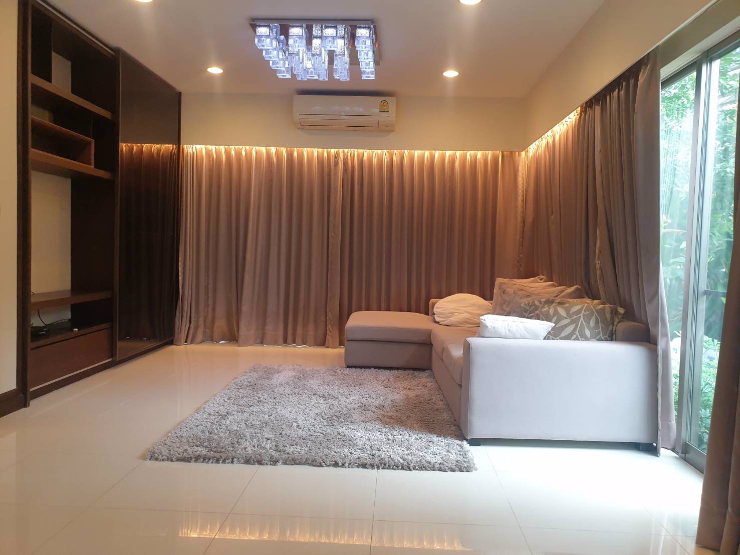 ด่วน-ขายพร้อมเข้าอยู่-ฟรีเฟอร์นิเจอร์หรู-มีสระว่ายน้ำในตัวบ้าน-perfect-masterpiece-rama9