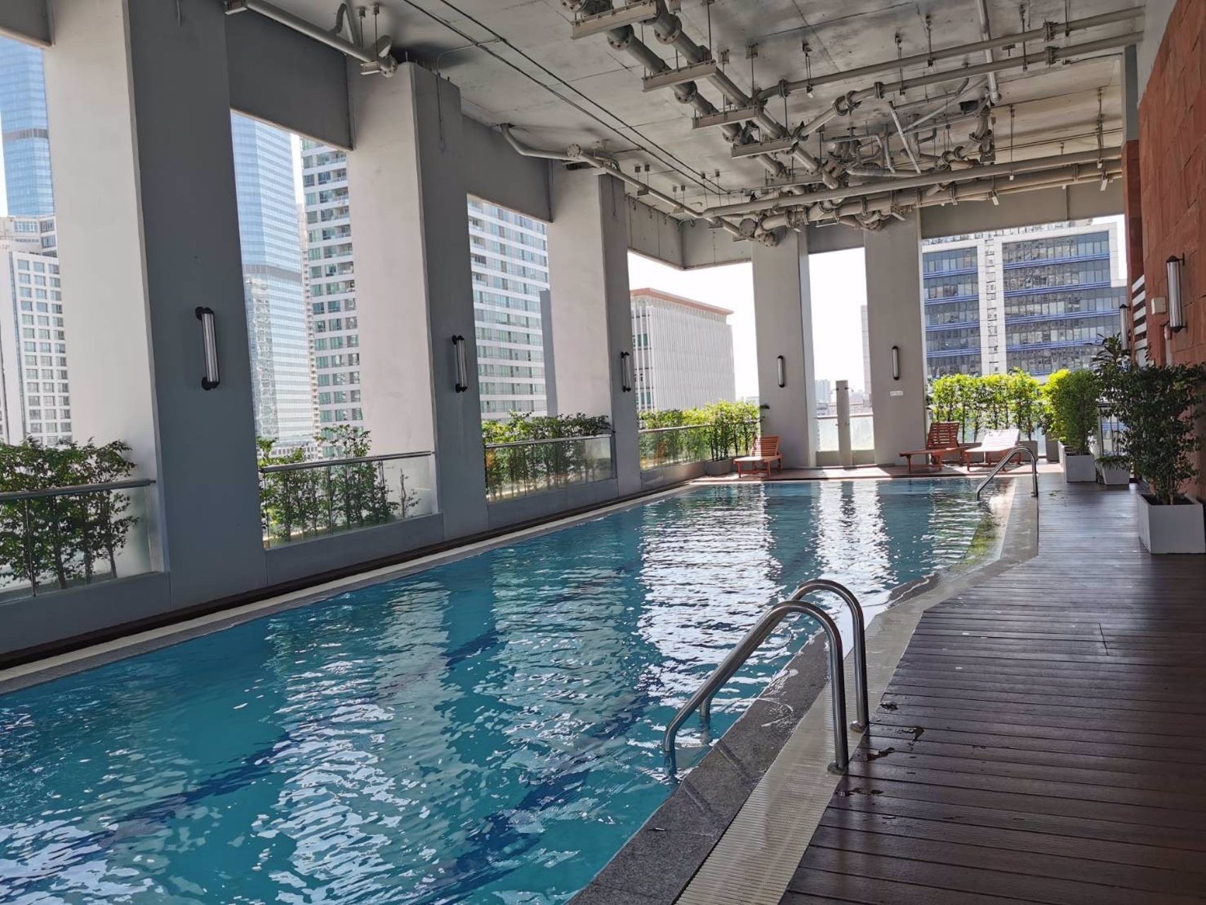 พร้อมเข้าอยู่-คอนโดย่านใจกลางเมือง-สีลมสวีท-บนซอยสาทร12-ใกล้รถไฟฟ้าเพียง-100-เมตร