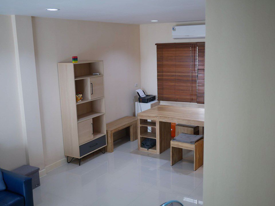 ให้เช่าทาวน์โฮม-3ชั้น-พร้อมเฟอร์-ขนาด-3นอน-4น้ำ-สไตล์-modern-ใกล้แฟชั่นรามอินทรา