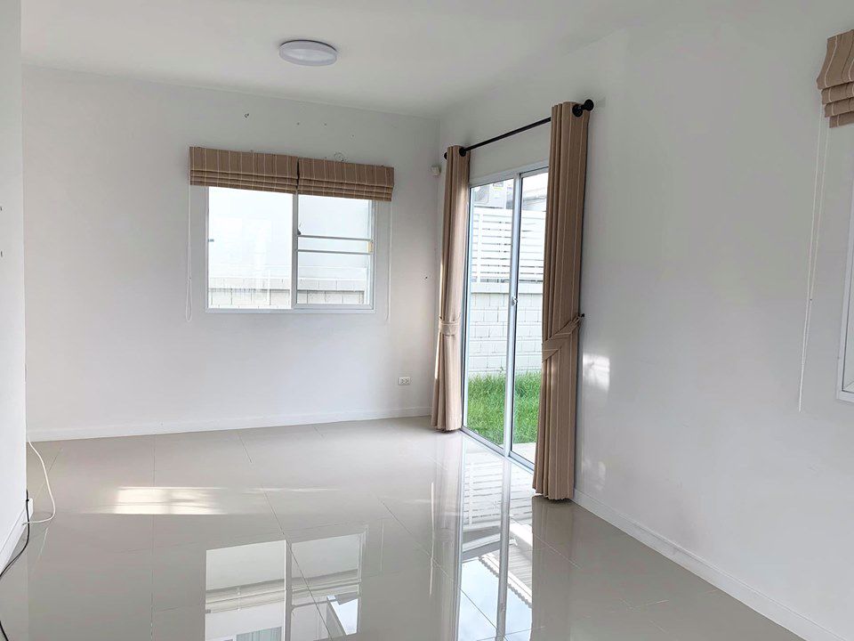 ให้เช่าบ้านแฝดสไตล์ยุโรป-รังสิต-นครนายก-คลอง-7-หลังมุม-ขนาด-3นอน-2น้ำ