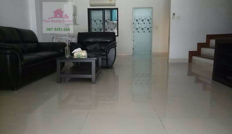 ทาวน์โฮมประเวศ-ให้เช่า-the-enter-click-กิ่งแก้ว25-1-ขนาด3นอน-2น้ำ-ราคาไม่แพง