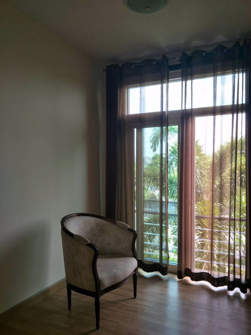 ให้เช่าบ้านเดี่ยวหลังมุมพร้อมเฟอร์ใกล้สสัมศรีราชา-j-park