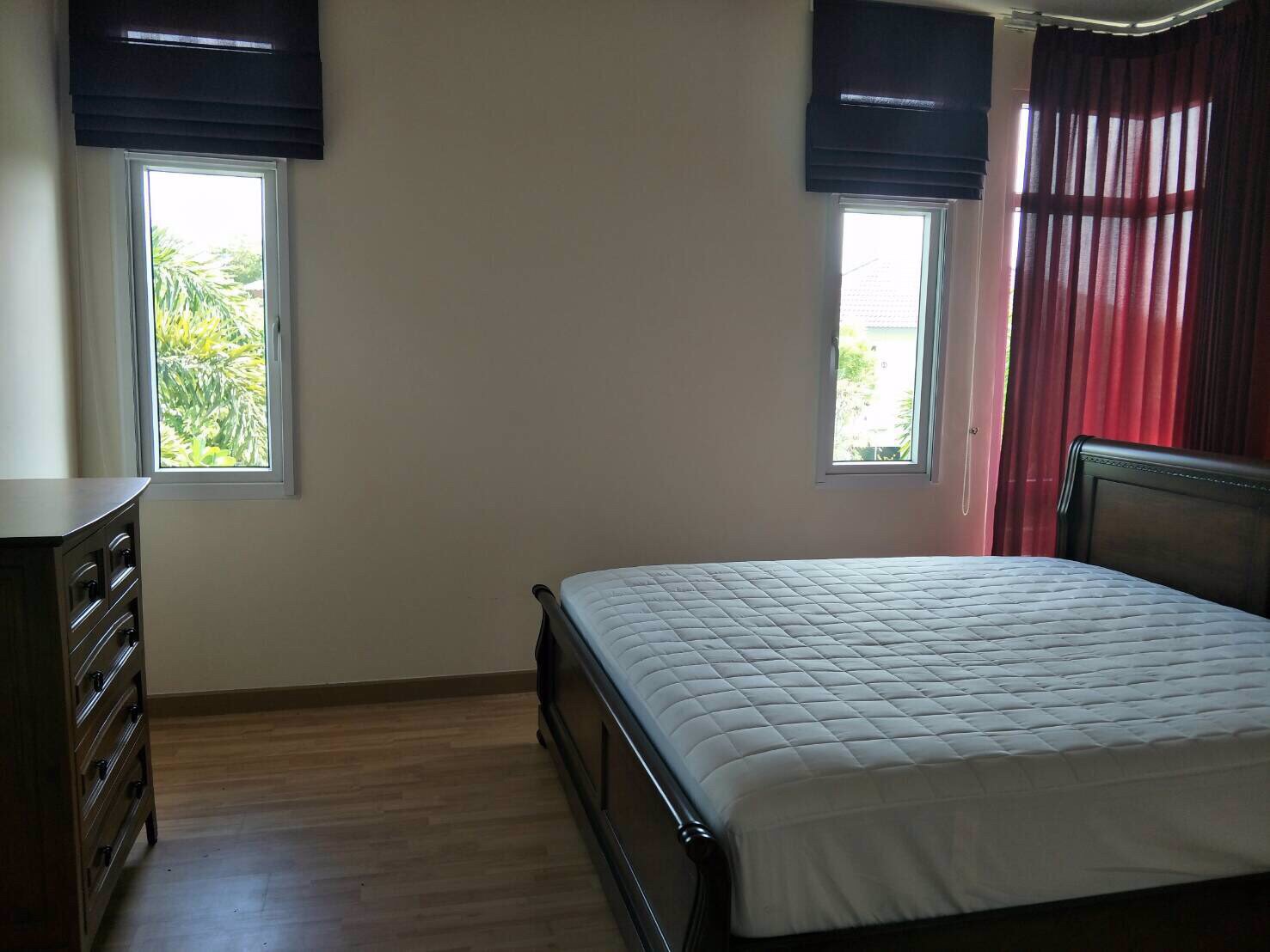 ให้เช่าบ้านเดี่ยวหลังมุมพร้อมเฟอร์ใกล้สสัมศรีราชา-j-park