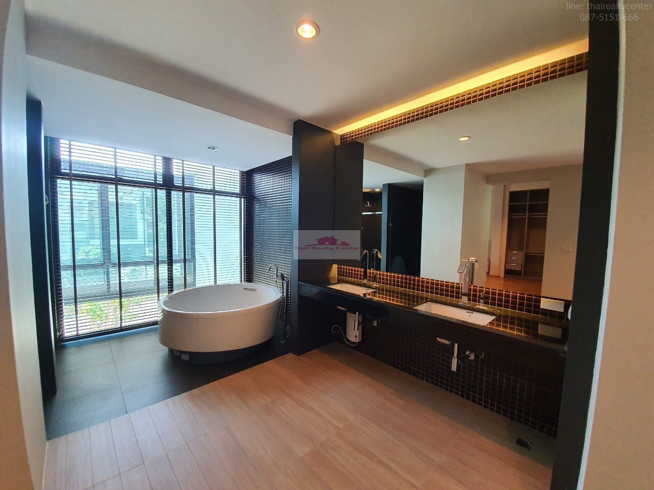 ให้เช่าบ้านเดี่ยว-3-ชั้นหลังมุม-ขนาด-4นอน-5น้ำ-1แม่บ้าน-ย่านเลียบทางด่วน-รามอินทรา