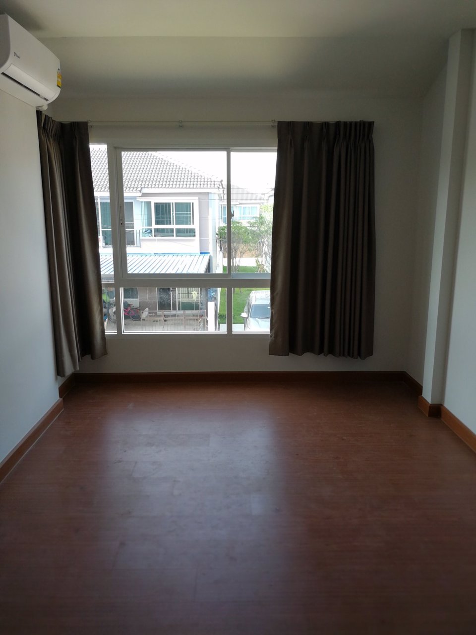 ศุภาลัยไพรด์บางนา-วงแหวน-กิ่งแก้ว-25-1-ทาวน์โฮม-2ชั้น-บ้านใหม่หลังมุม-ขนาด-3นอน-2น้ำ