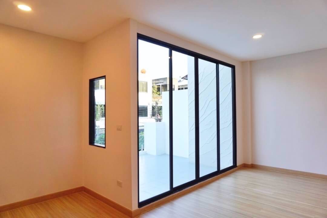 ขายทาวน์โฮม-3ช้น-ใกล้bts-อ่อนนุช-เนื้อที่-38ตรวบ้านใหม่-ขนาด-4นอน-5น้ำ