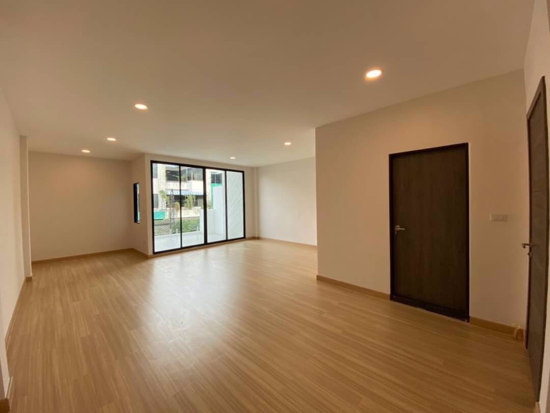 ขายทาวน์โฮม-3ช้น-ใกล้bts-อ่อนนุช-เนื้อที่-38ตรวบ้านใหม่-ขนาด-4นอน-5น้ำ