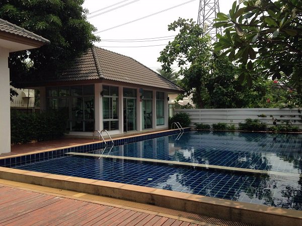 ขายถูก-ต่ำกว่าราคาประเมิน-ทาวน์โฮม-2-ชั้น-ซเพชรเกษม-81