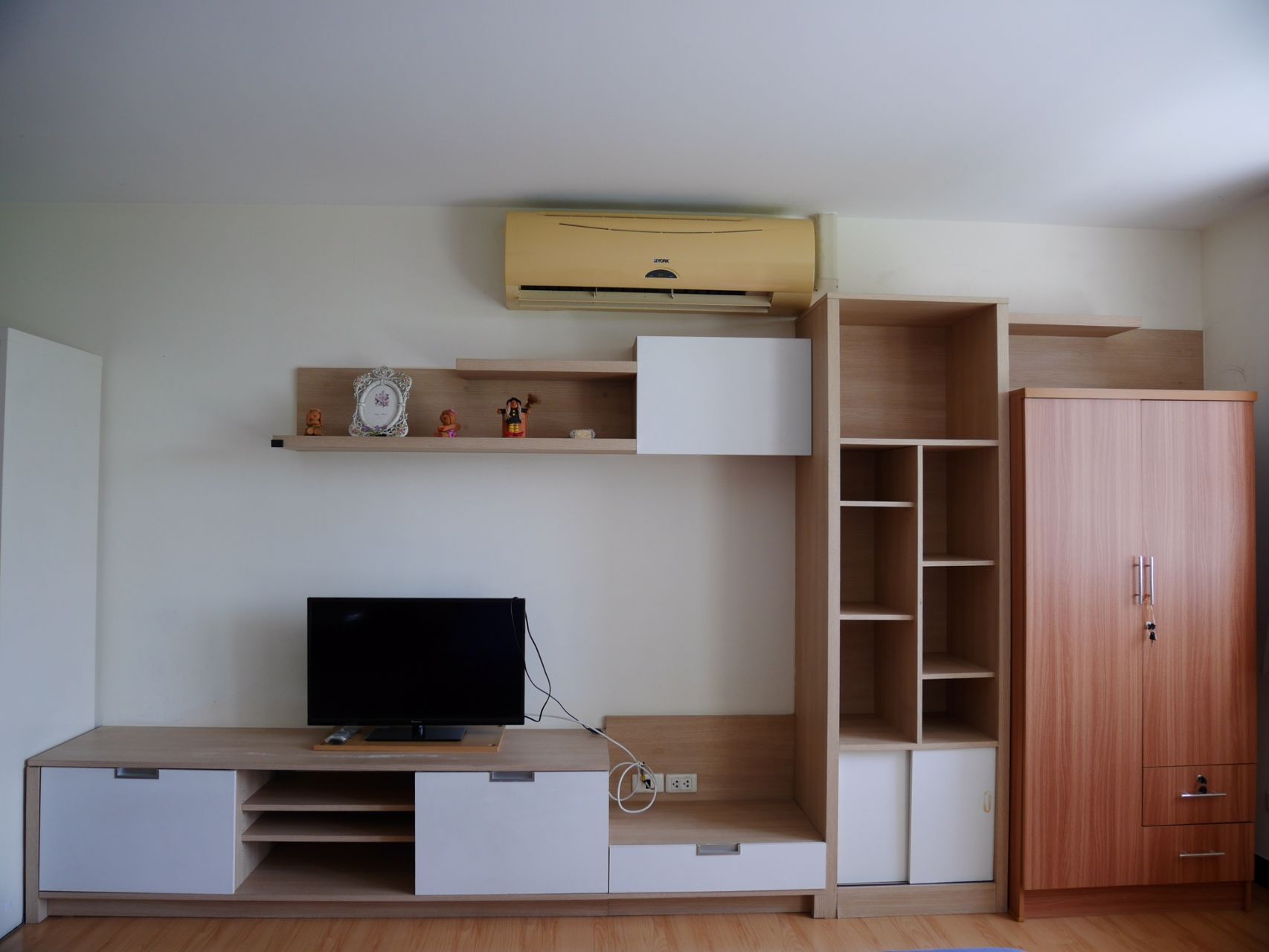 ขายคอนโด-พร้อมเฟอร์นิเจอร์และ-เครื่องใช้ไฟฟ้า-พร้อมเข้าอยู่